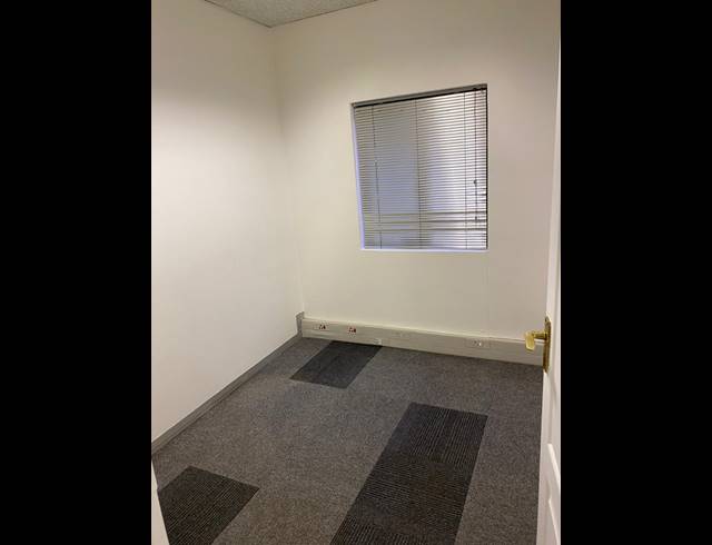 117M² OFFICE TO LET IN RUSTENBURG CENTRAL